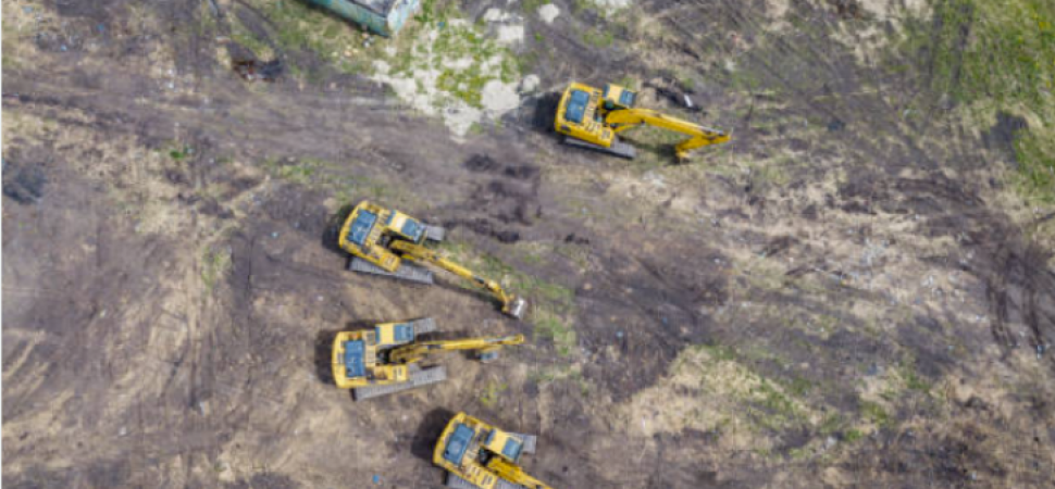 Efficiency and Versatility of Large Excavators in Mining 1